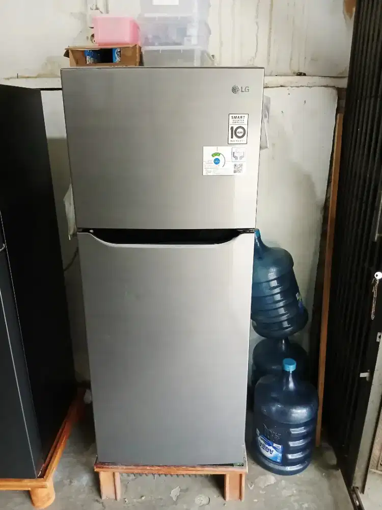 Jual kulkas LG inverter 2 pintu 6 bulan pakai