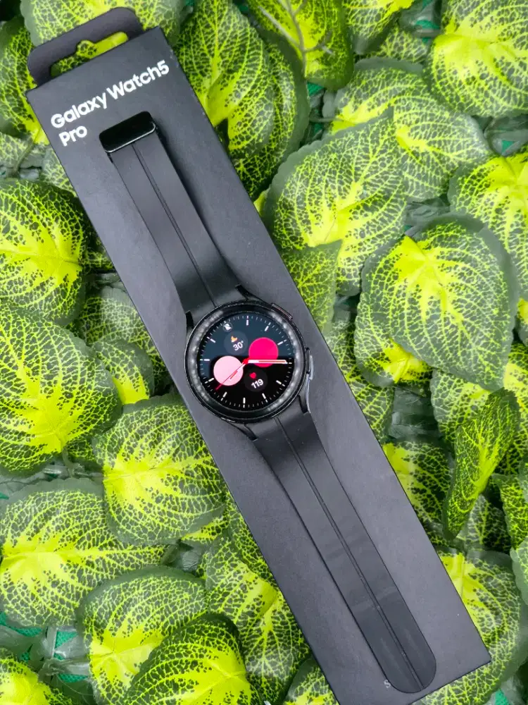 Samsung W5 Pro 45mm Black Mulus Komplit