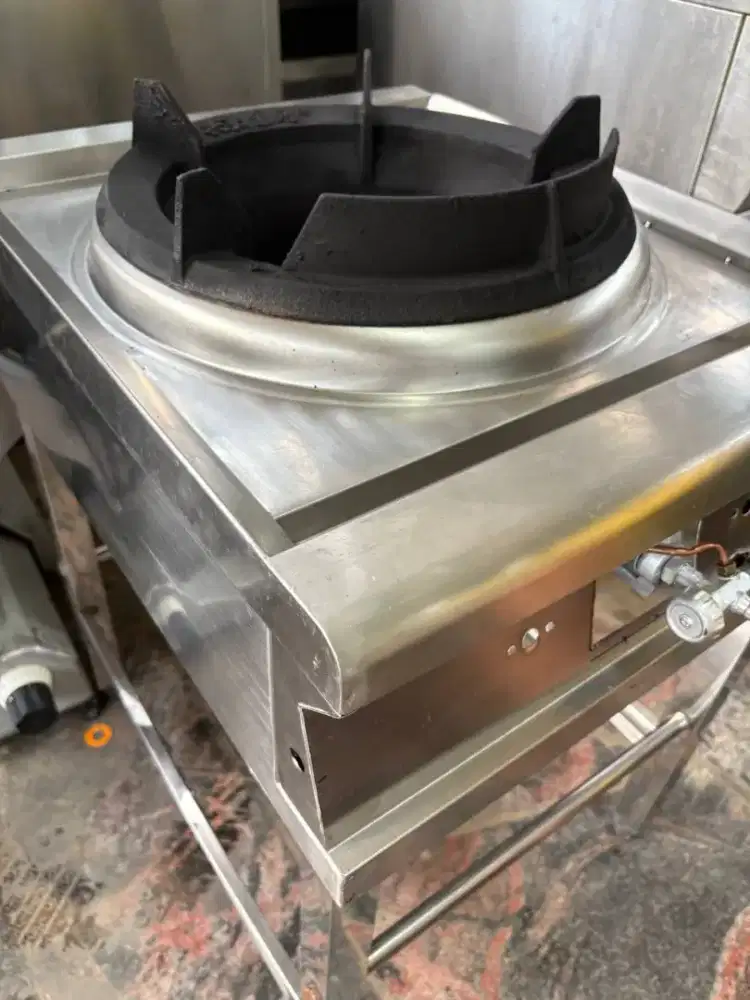 kompor 1 tungku high pressure 
ukuran 50x60x70
harga 2,5jt