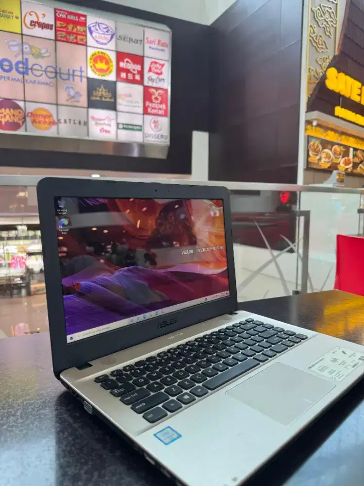 Laptop Asus mulus siap pakai X441U