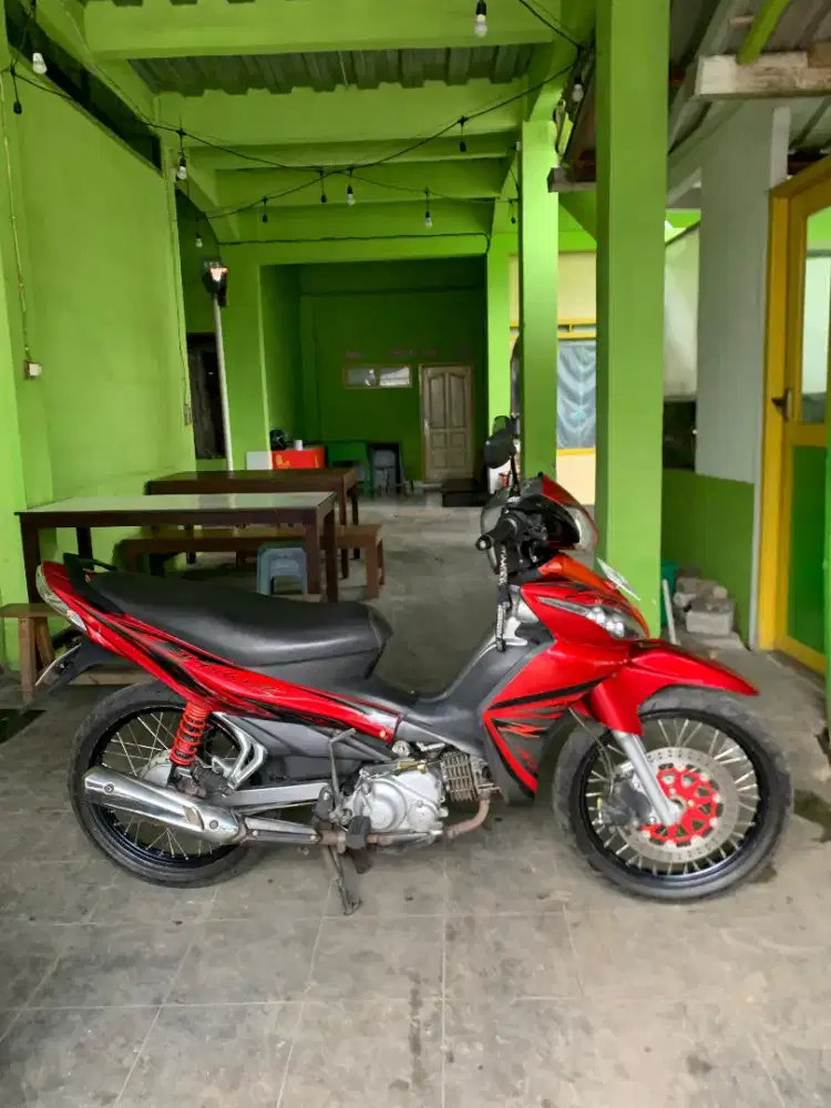 ZUPITER Z CEWE WARNA MERAH TAHUN 2010 SS KUMPLIT PAJENG KALENG OF 2021