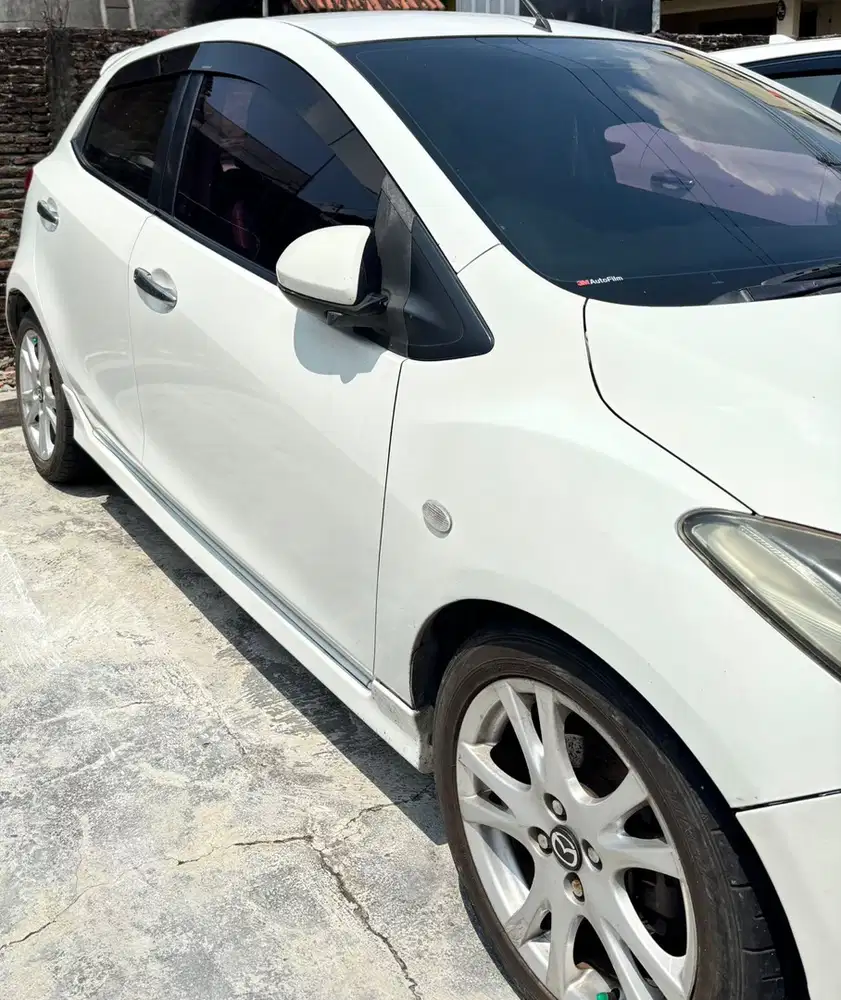 Mazda 2 2010 Bensin