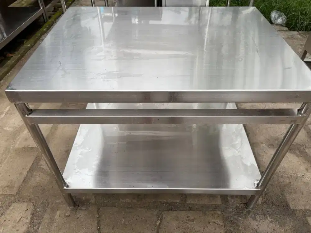 meja 2 susun
ukuran 112x75x85
harga 2,3jt