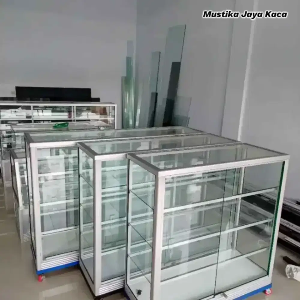 Etalase kaca UK panjang 1m