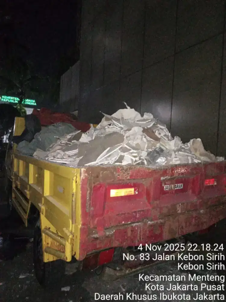 Jasa angkut puing dan sampah