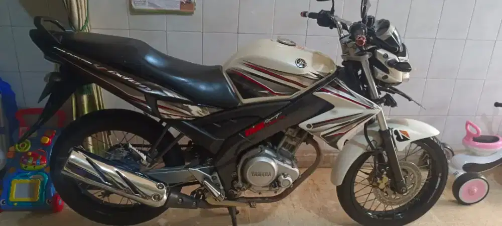 Dijual sepeda yamaha vixion tahun 2014