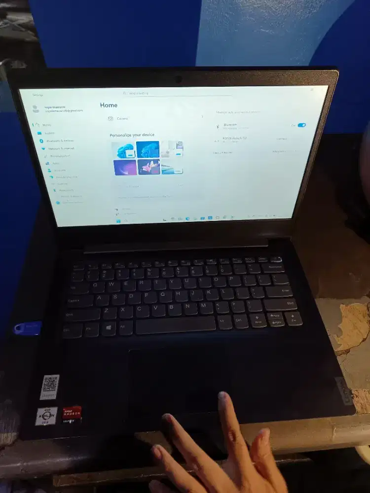 leptop lenovo v14 8/256 ssd prosesor AMD RADEON Graphics Amda athlon