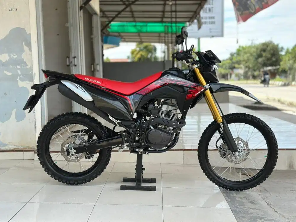 CRF 150L tahun 2024 (KM 7rb) kondisi superr