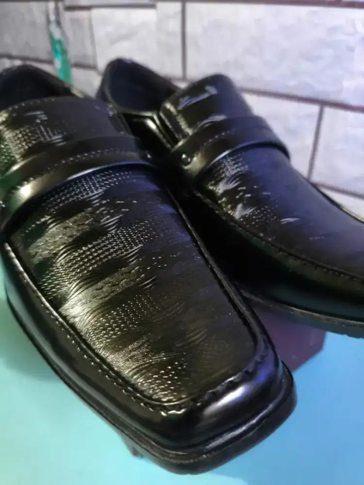 Sepatu resmi mollinic original