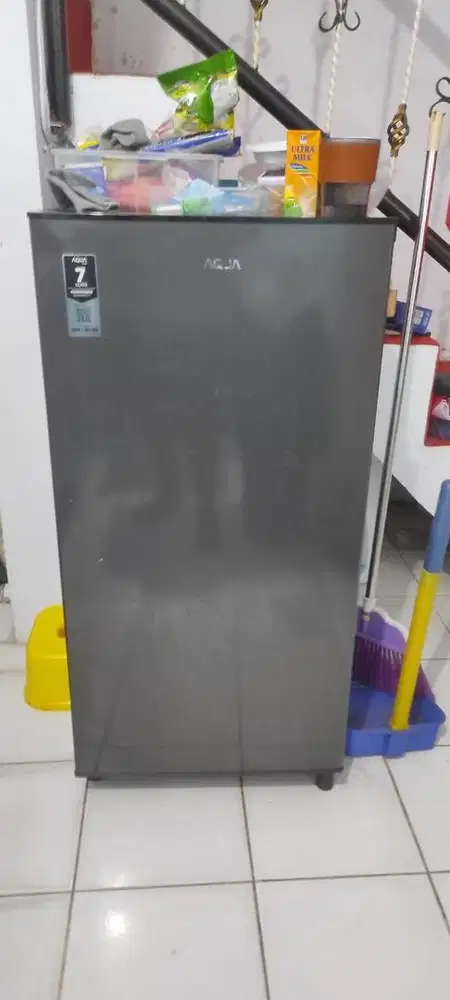Kulkas bekas merk Aqua 1 pintu kualitas masih bagus