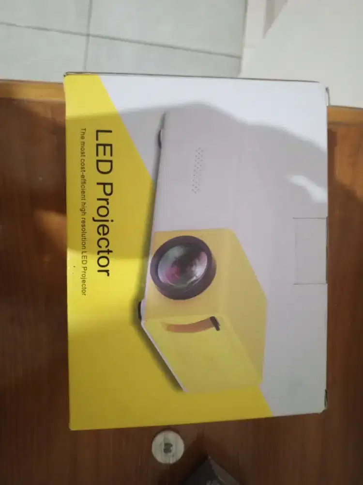 Proyektor mini YG300