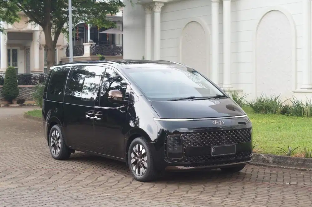 (CASH) Hyundai Staria Signature 7-Seaters 2021