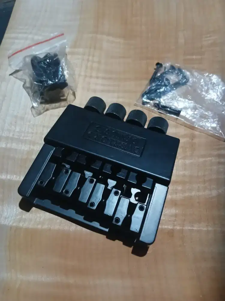 Tremolo bass headless grosir