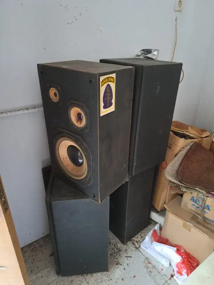 Speaker bekas kondisi baik 4 pcs