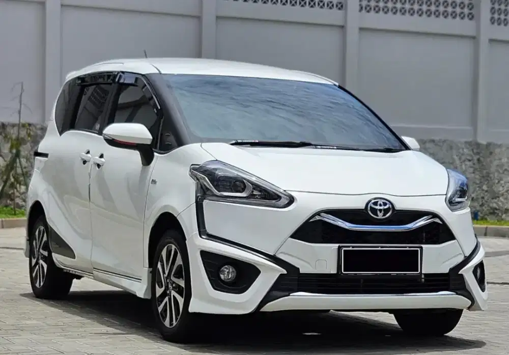 Toyota Sienta Q AT 2021