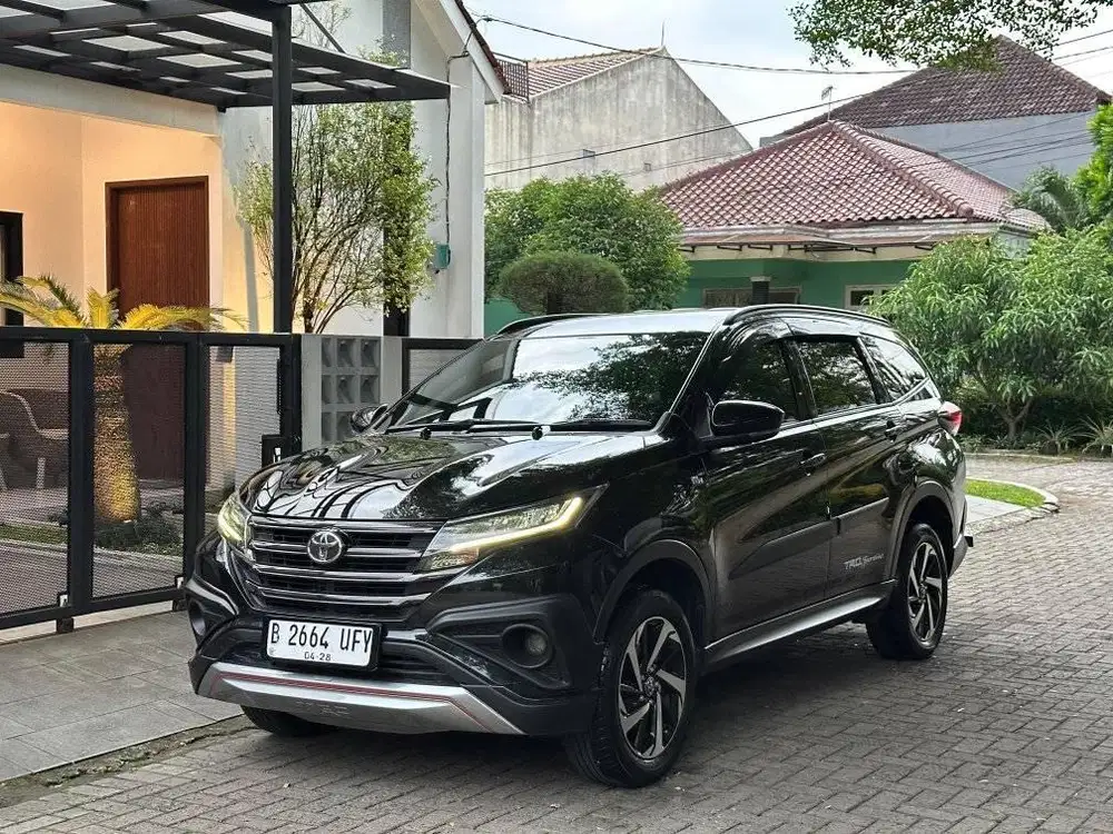 Toyota Rush 2018 S TRD Facelift AT Matic Tangan 1 dari baru model 2019