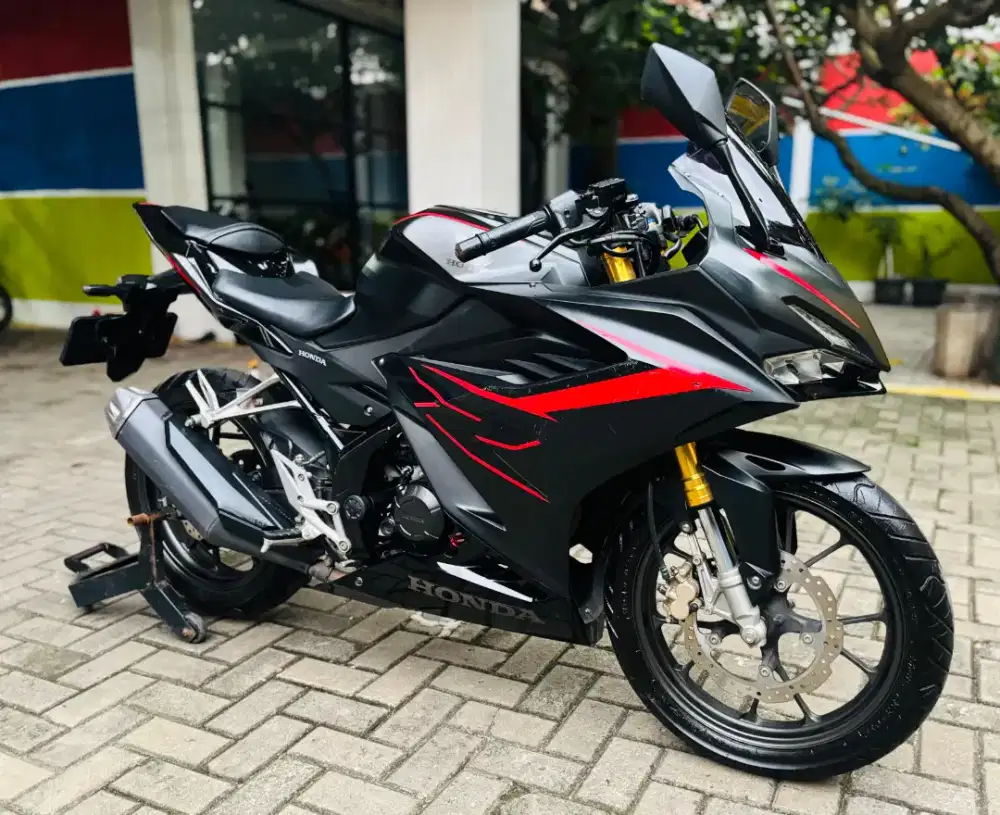 Honda CBR 150 R