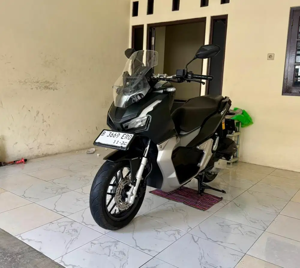 Honda ADV 150 CBS ISS MULUSSS Pajak Hidup Panjang