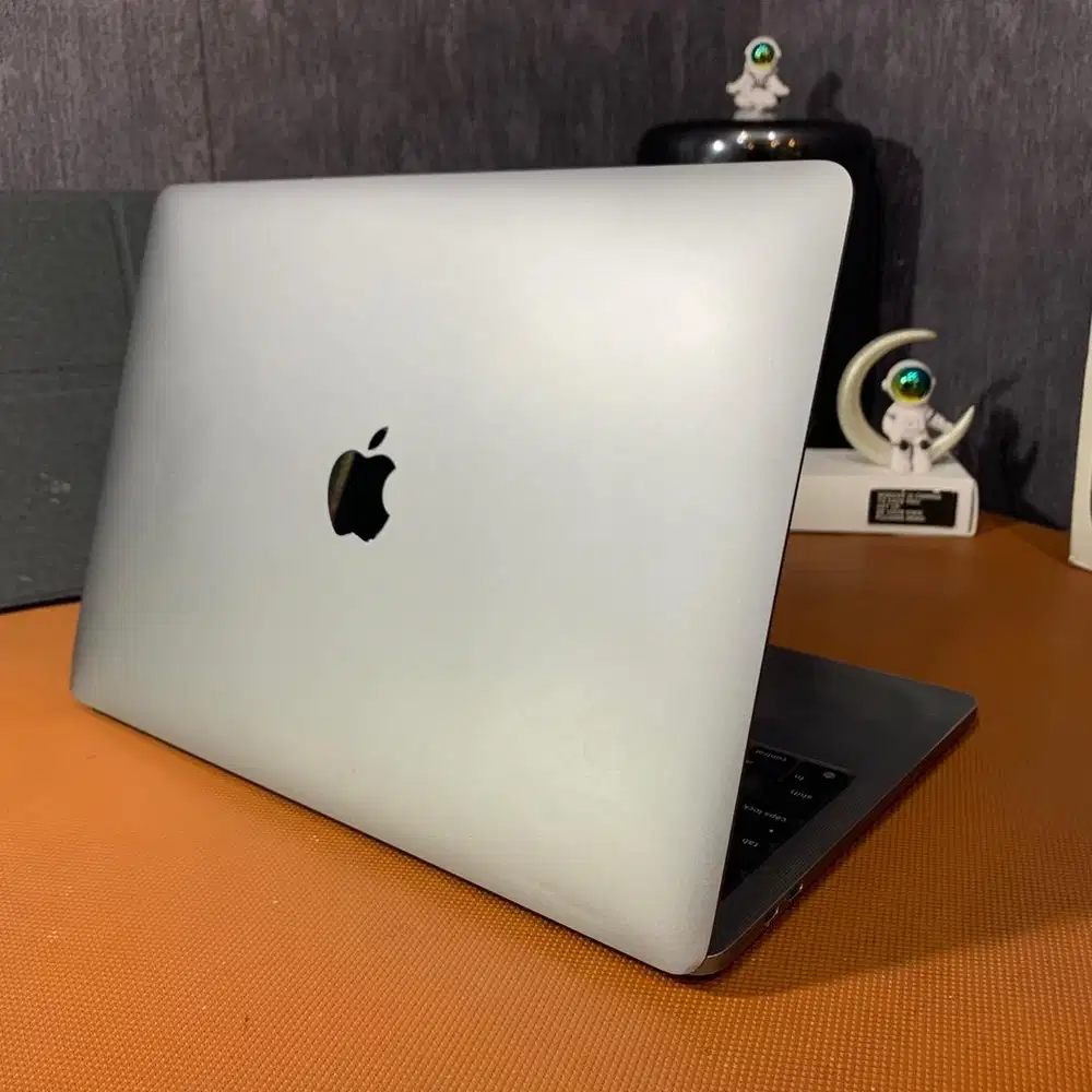 Macbook Pro M1 8/256gb 13inch 2020 Gray