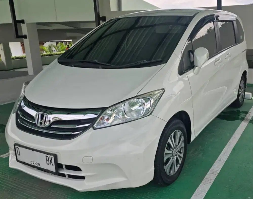 HONDA FREED E PSD 2013 LOW KM