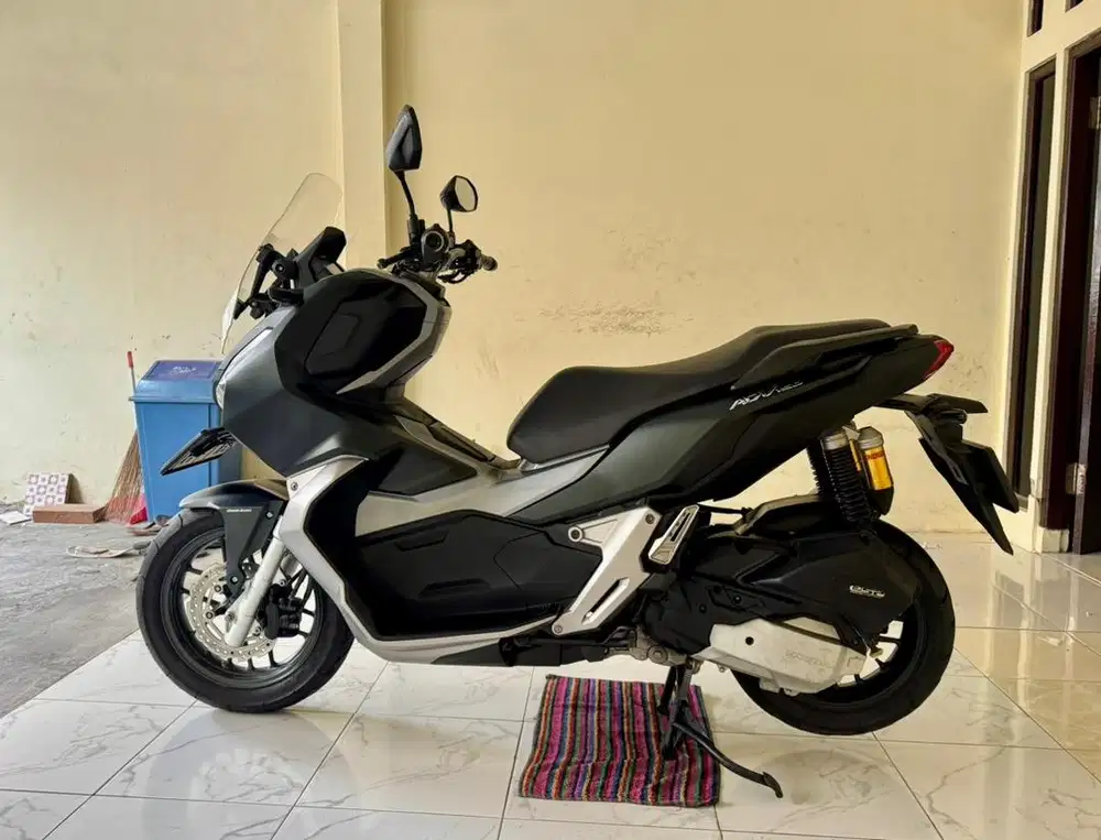 Honda ADV 150 CBS ISS MULUSSS Pajak Hidup Panjang