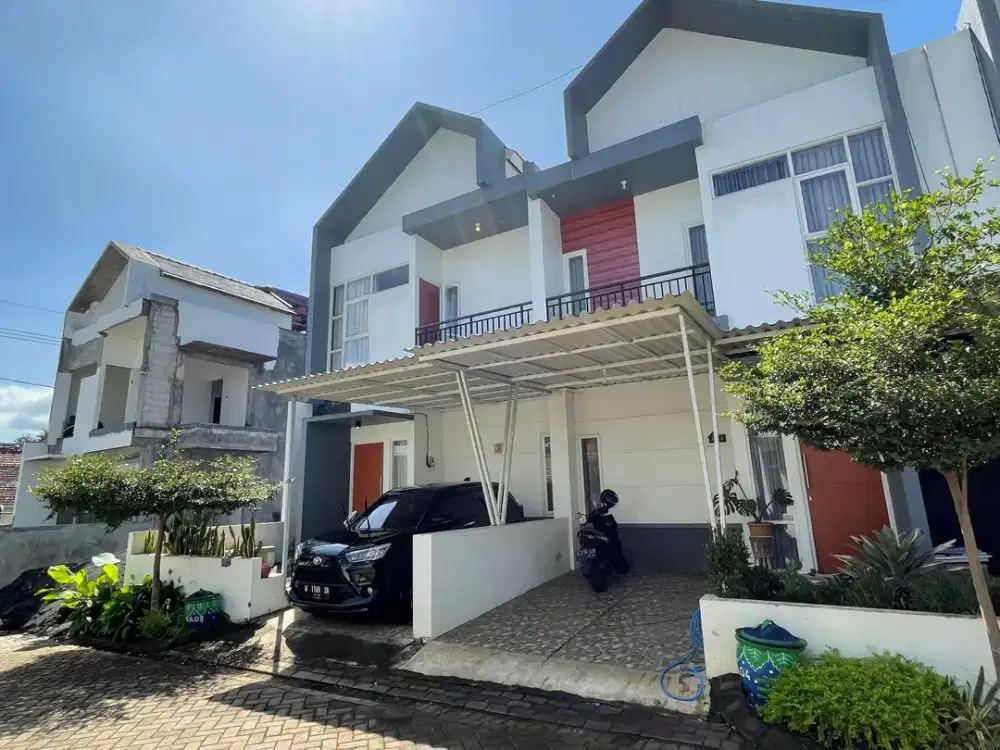 Villa 2 Lantai Private Pool di Kawasan Wisata Malang