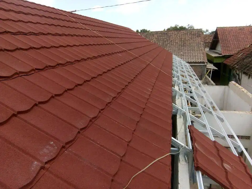 Renovasi Atap Lapuk Anda Ganti Baja Ringan Pasti AWET