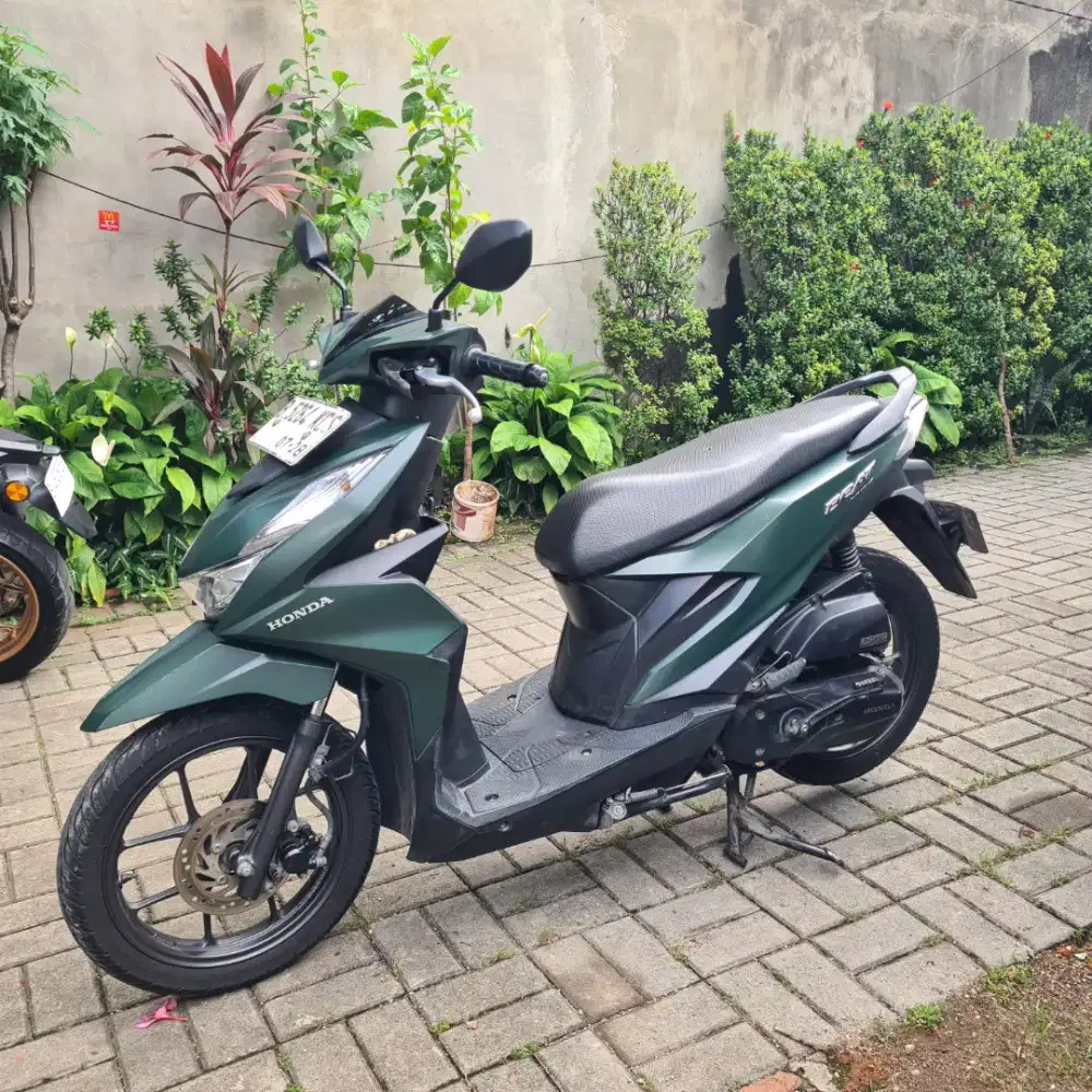Honda Beat Deluxe hijau 2023