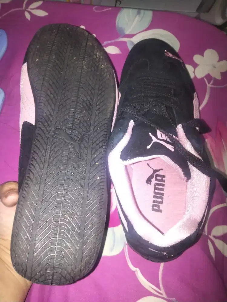 Sepatu puma wanita