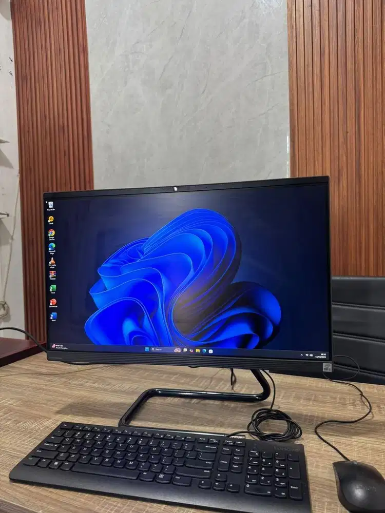 Komputer Dekstop Lenovo AIO 3 LAYAR 24