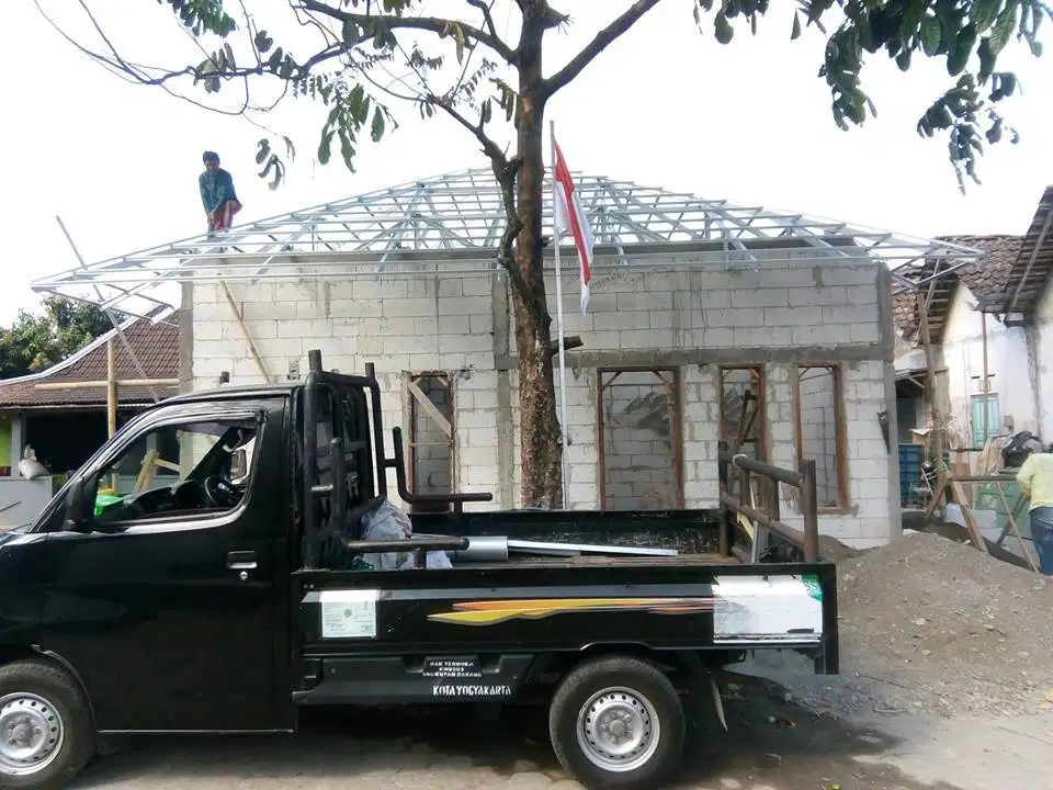 Bongkar dan Renovasi Atap Lapuk Dgn Baja Ringan Pasti Awet