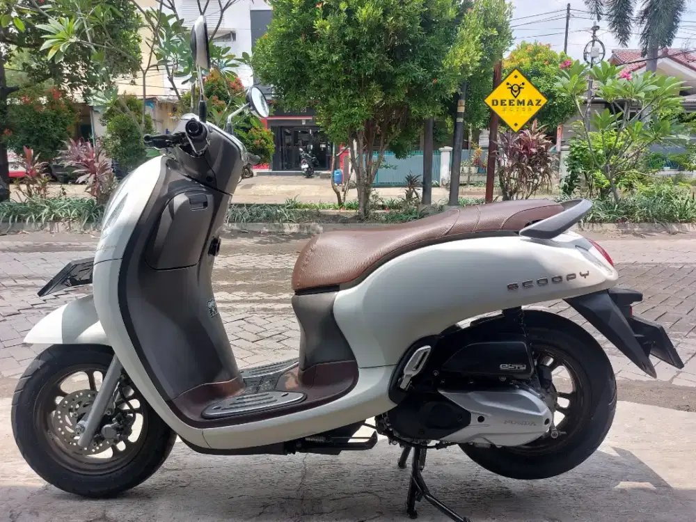 (DP 300)‼️ Scoopy Prestige Keyless Putih Murah 2023 Cash / Kredit