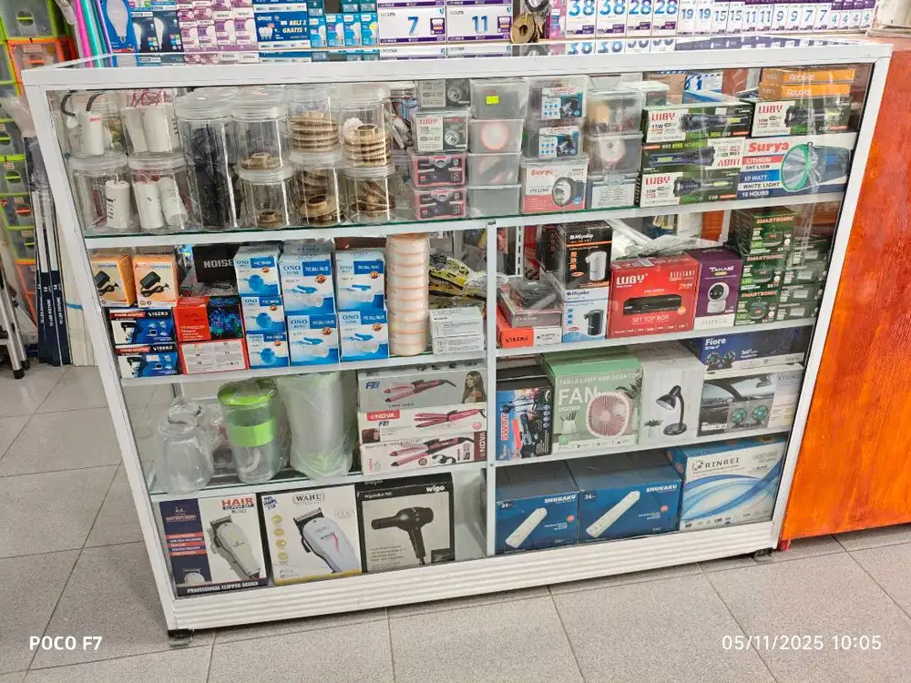 Etalase dan rak barang