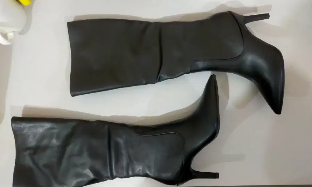 Sepatu boot ( shoes only )