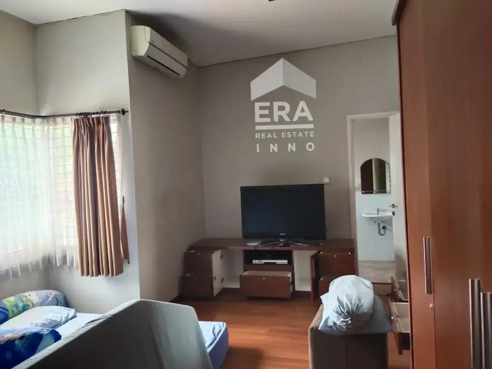 Dijual rumah strategis di komplek Cipedes Sukajadi