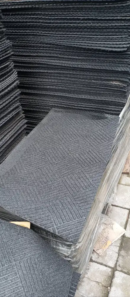 Karpet potongan tanpa list