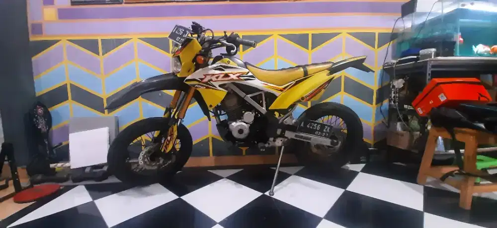 Klx150BF SE tahun 2017 jual cepat