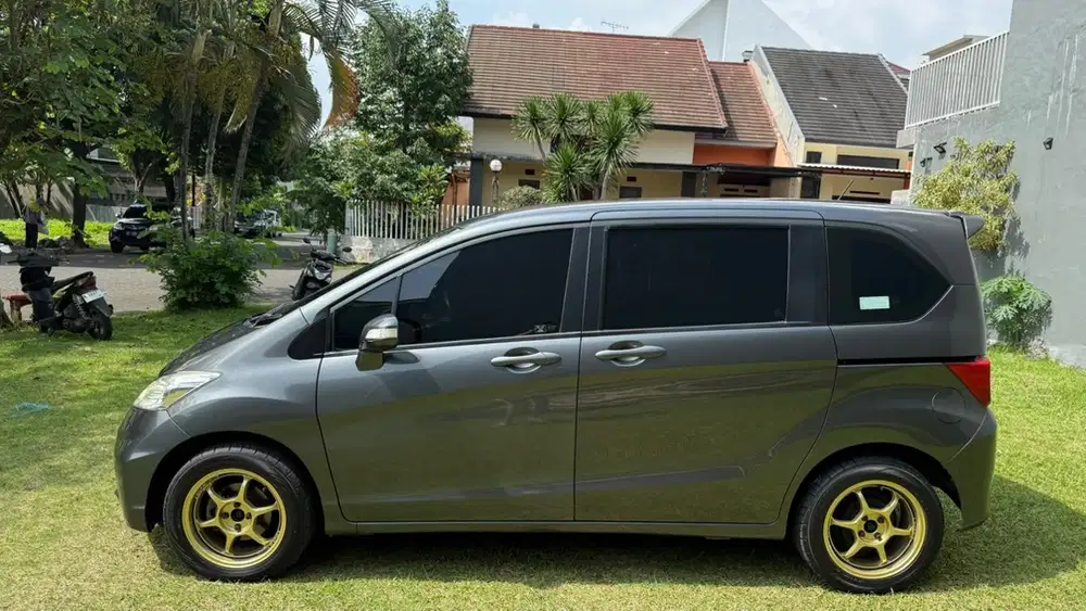 Honda Freed 2013 Bensin