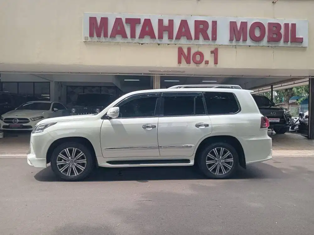 Lexus LX 570L Sport 2012 white in black