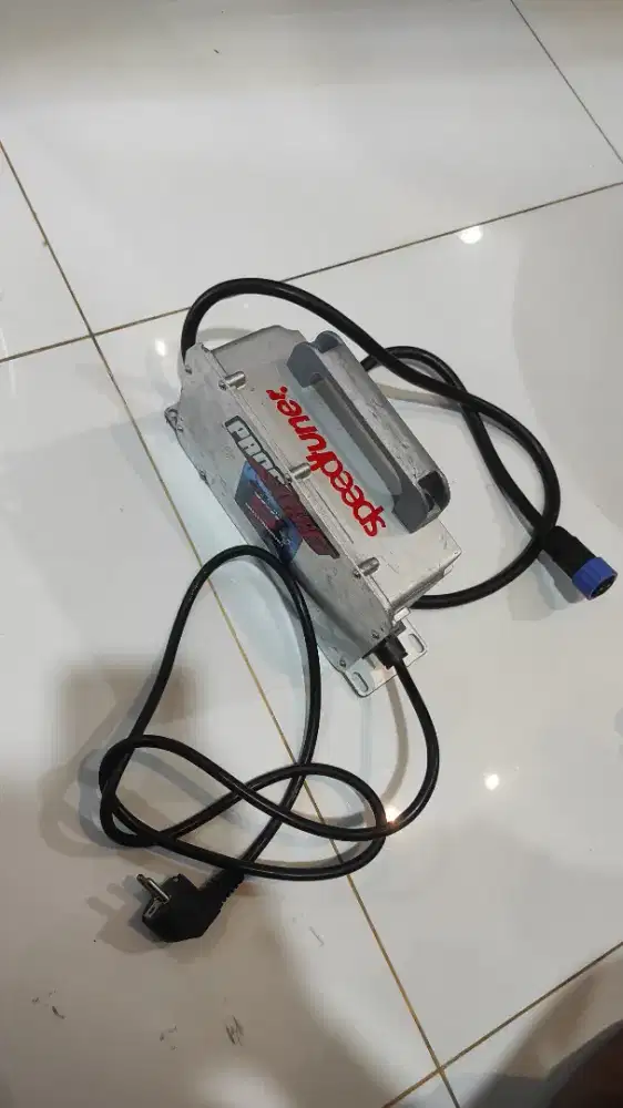 Fast Charger Motor Listrik 84V 18A Polytron FOX Gesits Volta  Charging