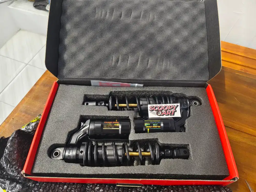 Shock belakang nmax new RCB ukuran 305, tipe flow pro black series