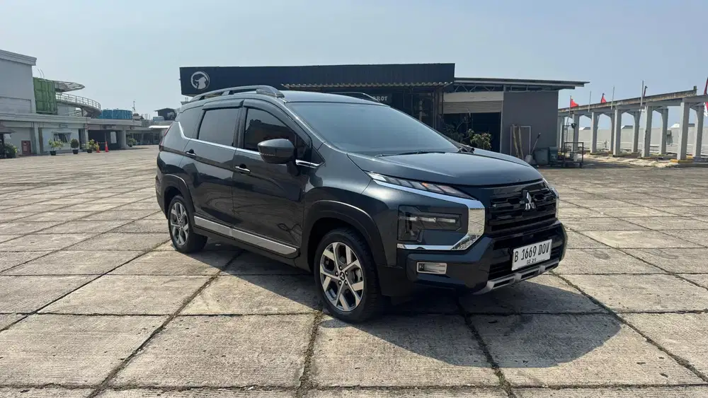 ( Km 20Rb ) Mitsubishi xpander cross premium 2023/2024