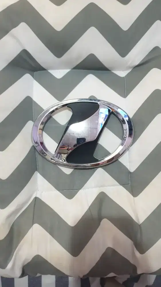 Emblem Logo Toyota Vitz