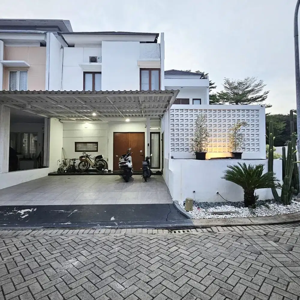 Dijual rumah mewah dalam cluster dengan kolam renang di menteng