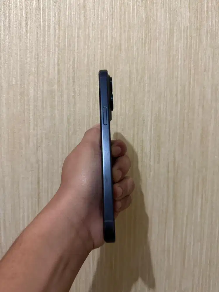 iPhone 15 Pro Max 256GB Blue Titanium Garansi Resmi Mulus Fullset