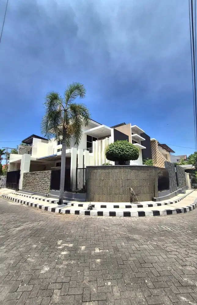 Dijual Rumah Full Furnish Darmo Permai 2 Lantai Siap Huni Bebas Banjir