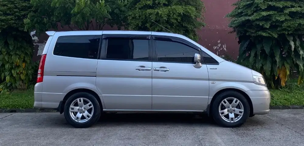 Nissan Serena 2012 Bensin