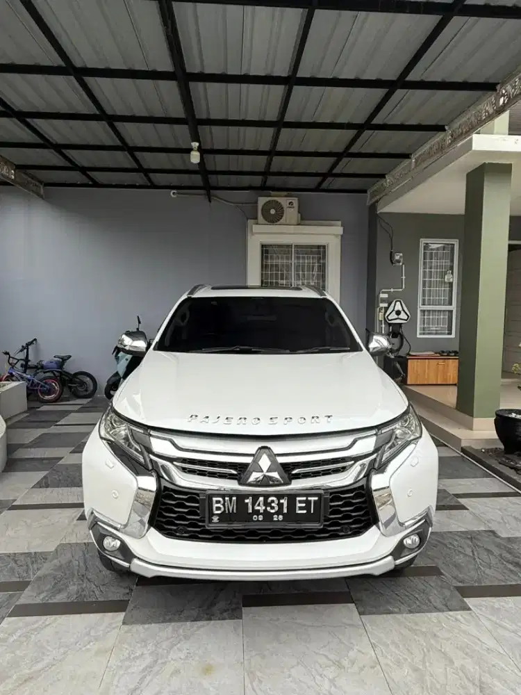 MITSUBISHI PAJERO SPORT DAKAR BLACK PIANO AT 2017