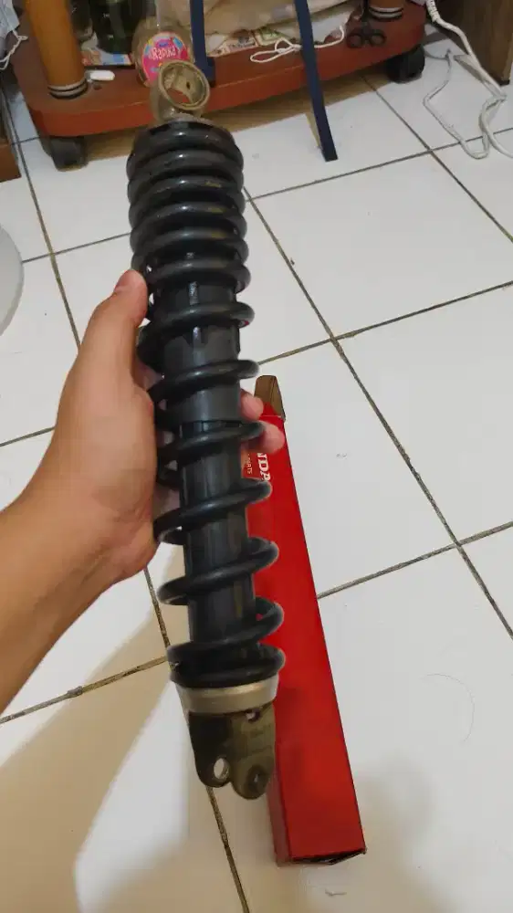 Shock breaker belakang honda vario 125-150 led old original ahm