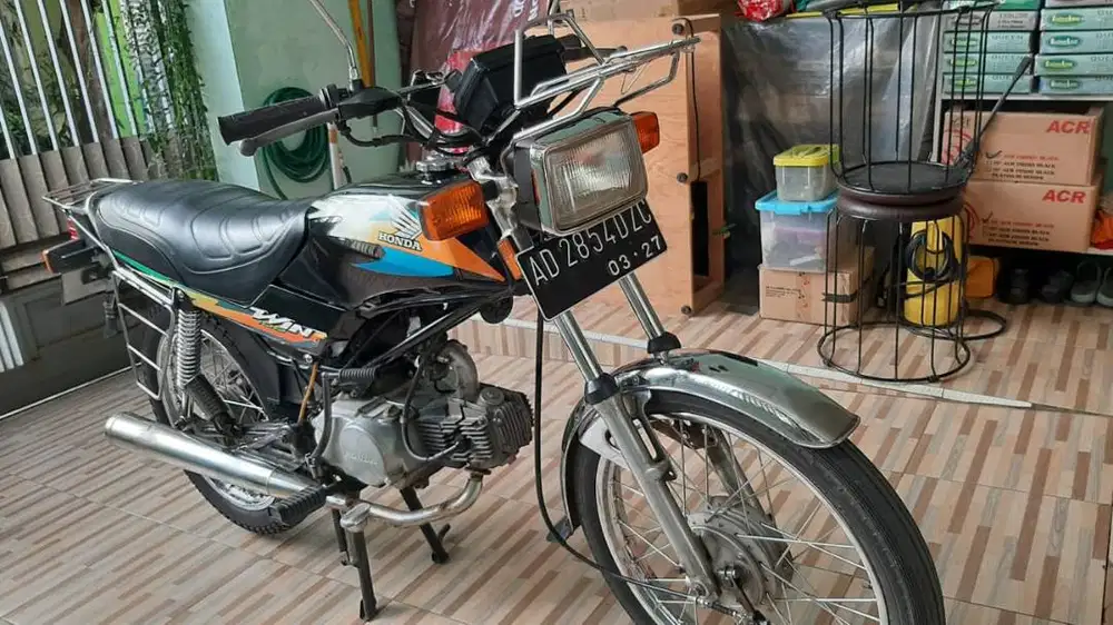 HONDA WIN 100 95% original Rawatan